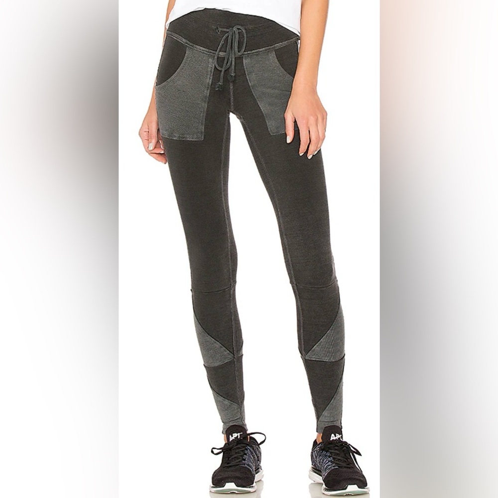 Free People FP Movement Charcoal Kyoto Pocket Leggings in Black size xs